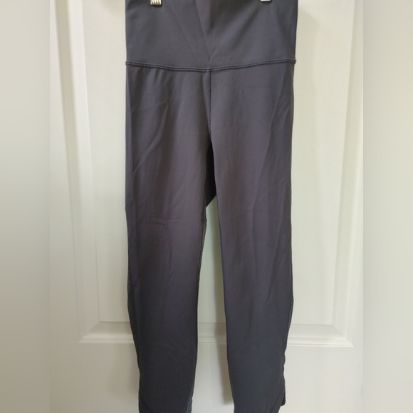 lululemon athletica Pants - Lululemon Charcoal Grey Crop Leggings ~ Size 4